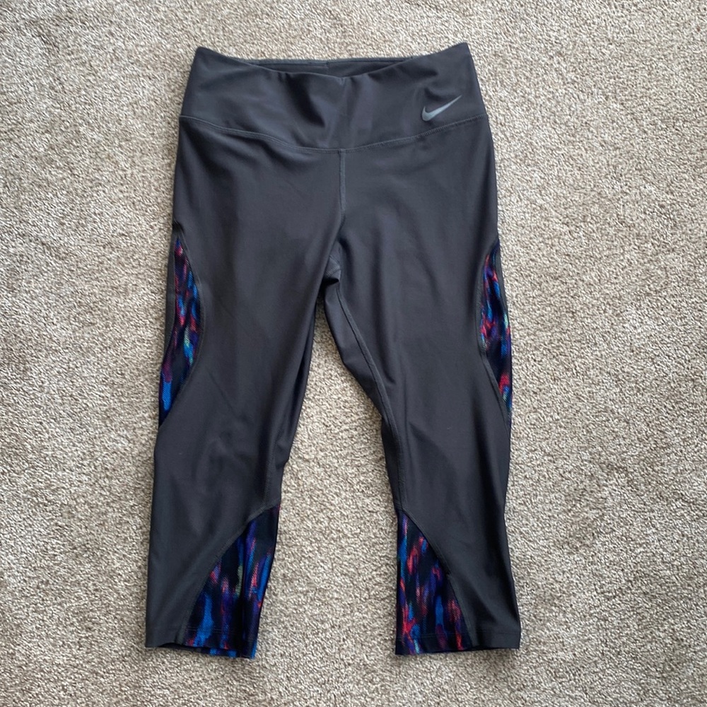 Nike dri-fit capris. Size M